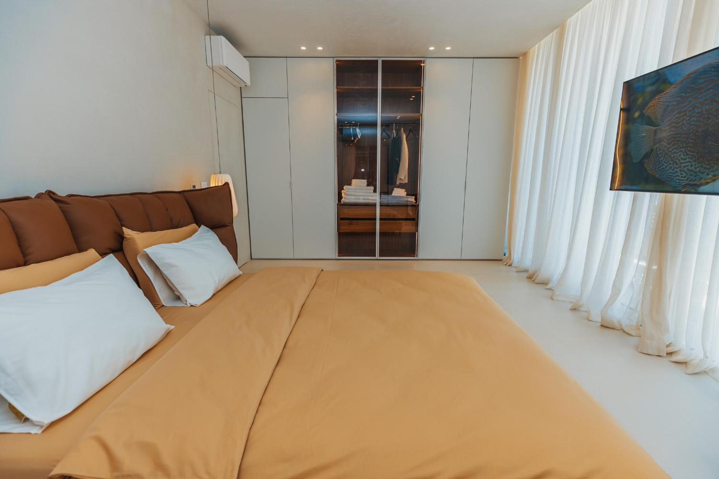 Villa Eos Green Coast Palase