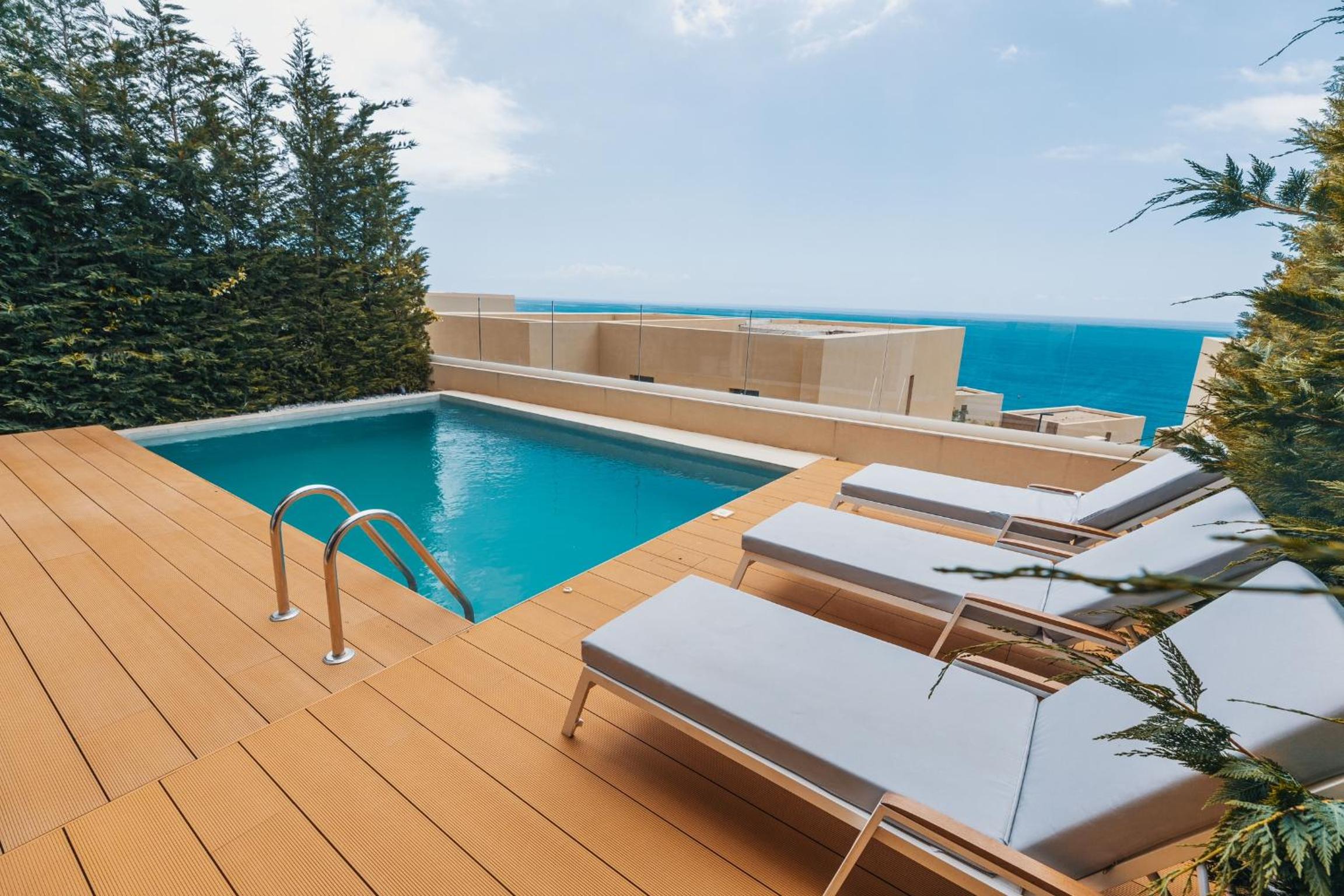 Villa Eos Green Coast Palase
