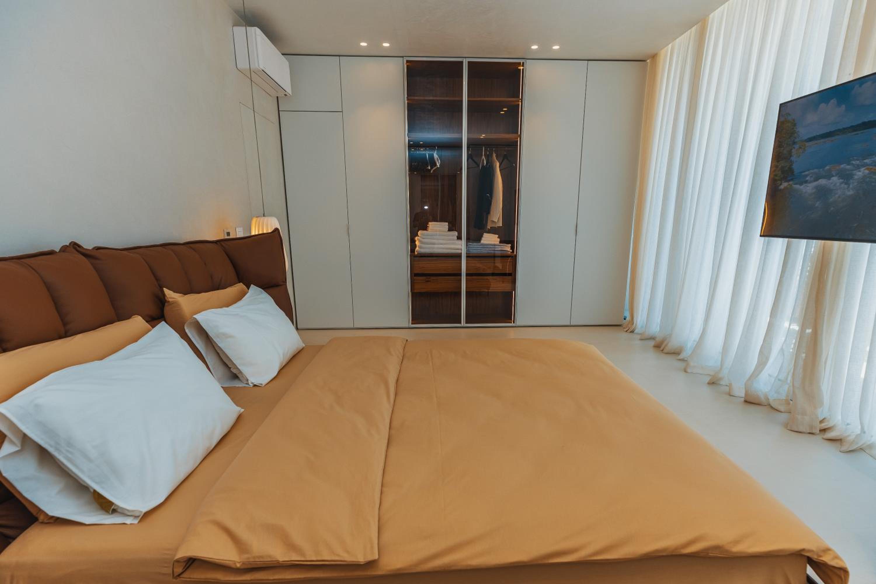 Villa Eos Green Coast Palase