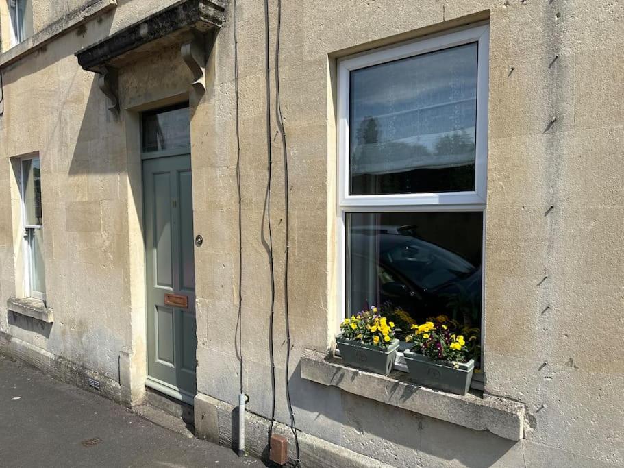 Cosy 19th century two bedroomed home with available parking view 3