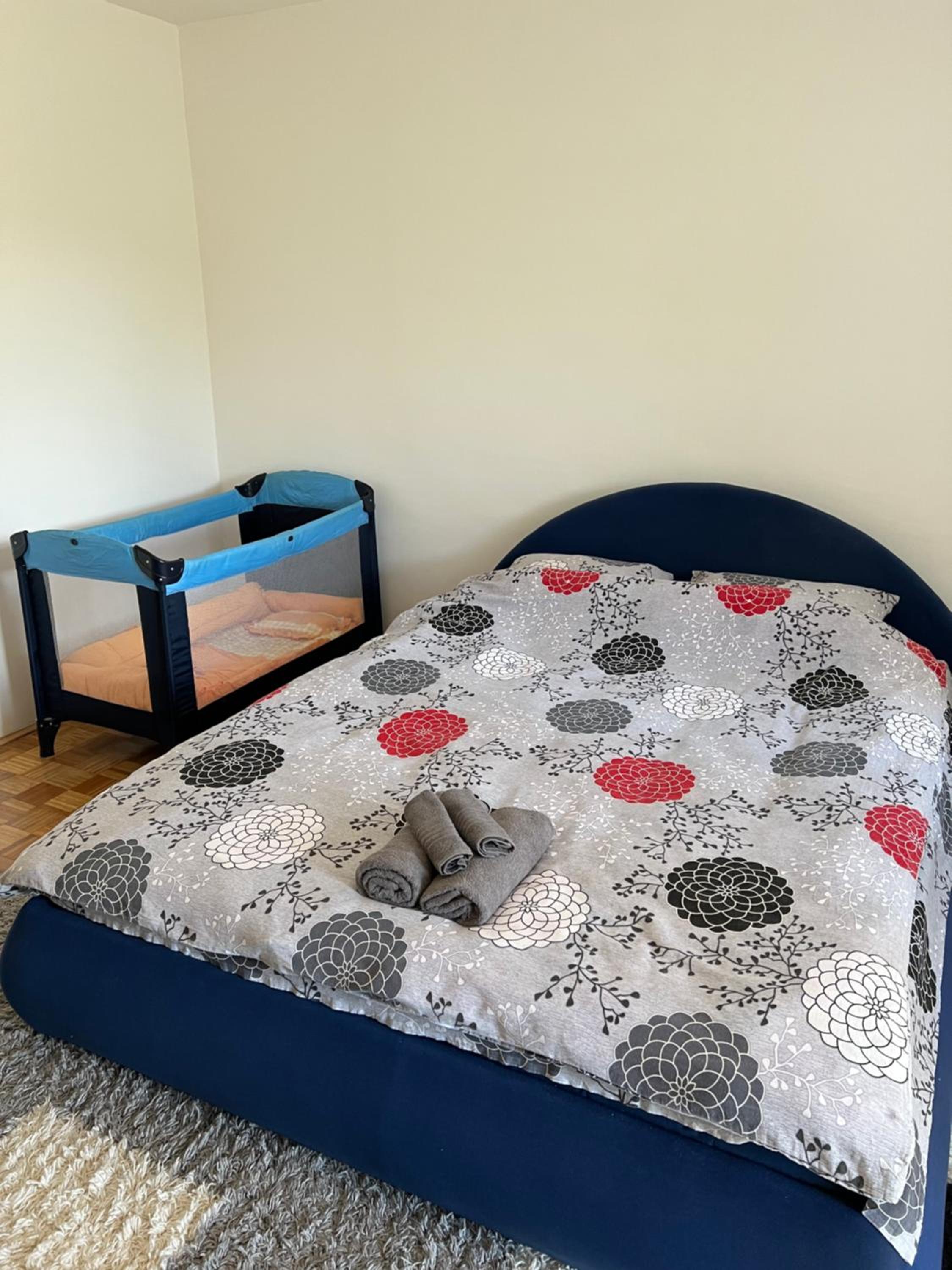 Elda Hills Apartment