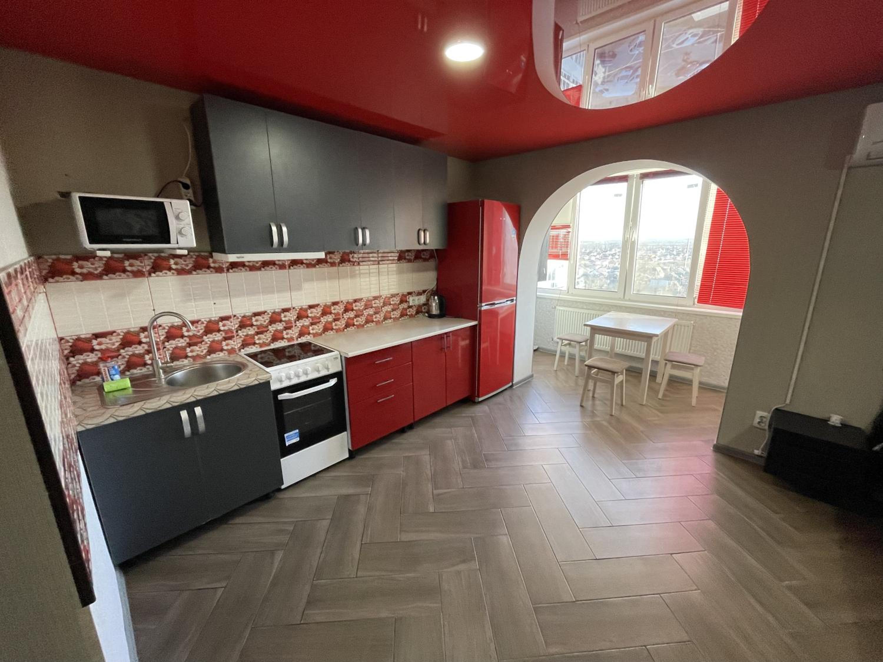 Studio apartment on Vatutina view 2