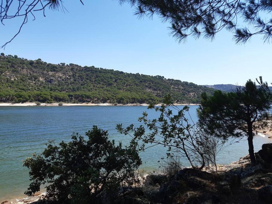 Acogedor apartamento con bellas vistas al embalse