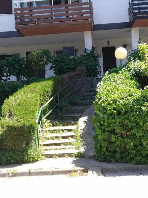 Acogedor apartamento con bellas vistas al embalse