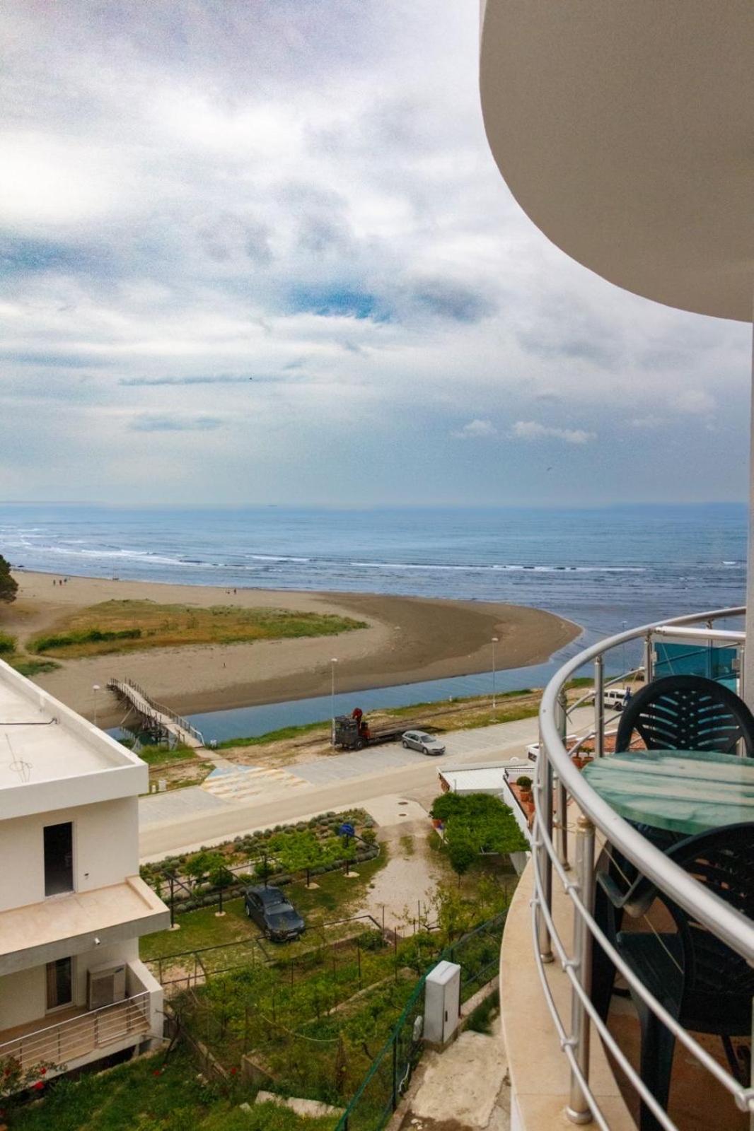 Art I Apartments view 5