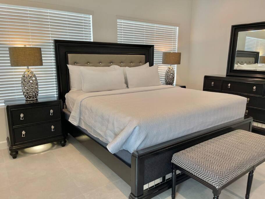 Villa Gia Large Home Near Brickell Miami Beach