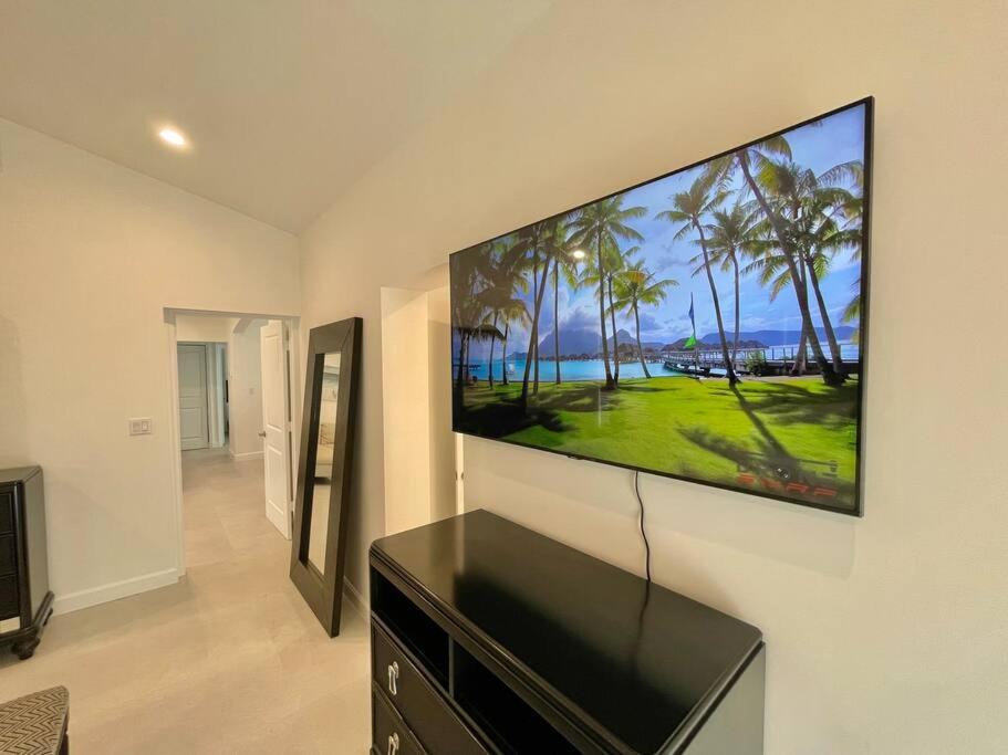 Villa Gia Large Home Near Brickell Miami Beach