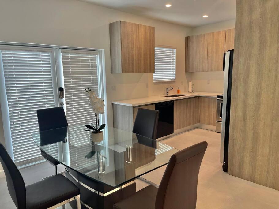Villa Gia Large Home Near Brickell Miami Beach