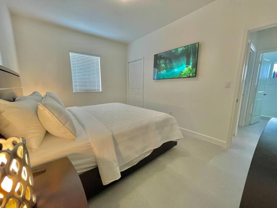 Villa Gia Large Home Near Brickell Miami Beach