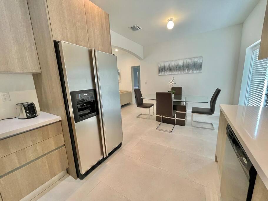 Villa Gia Large Home Near Brickell Miami Beach