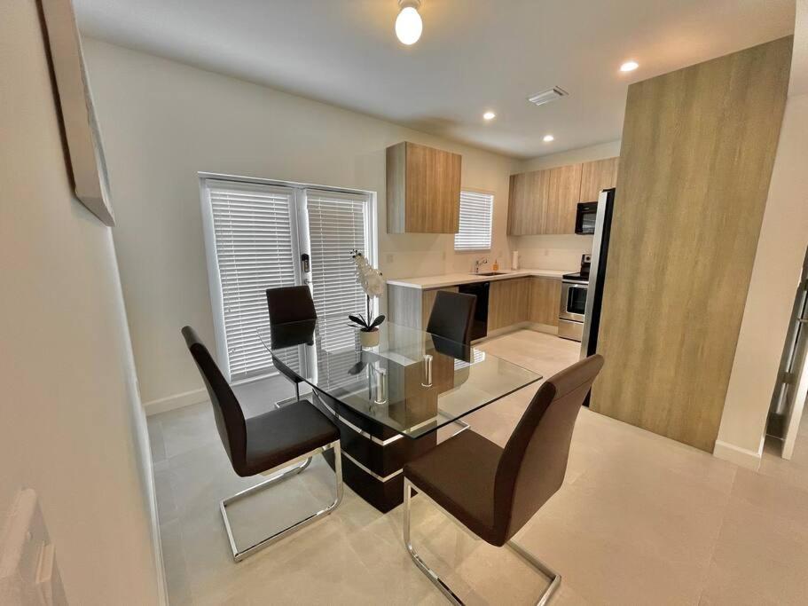 Villa Gia Large Home Near Brickell Miami Beach