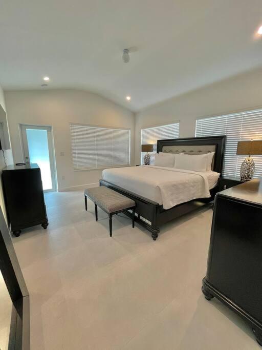 Villa Gia Large Home Near Brickell Miami Beach