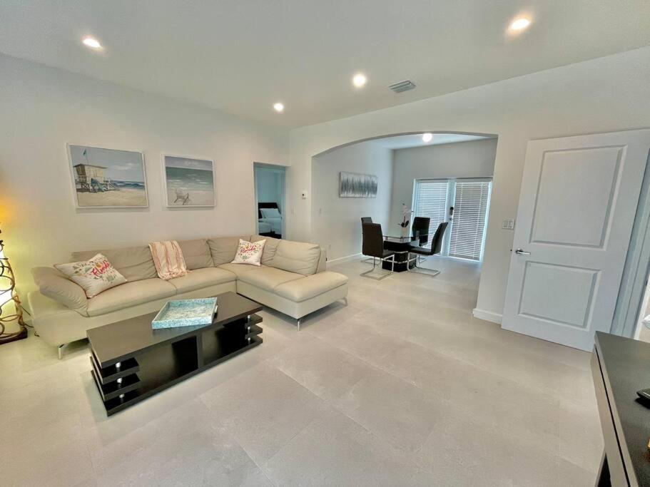 Villa Gia Large Home Near Brickell Miami Beach