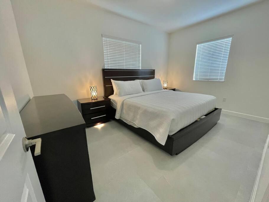 Villa Gia Large Home Near Brickell Miami Beach