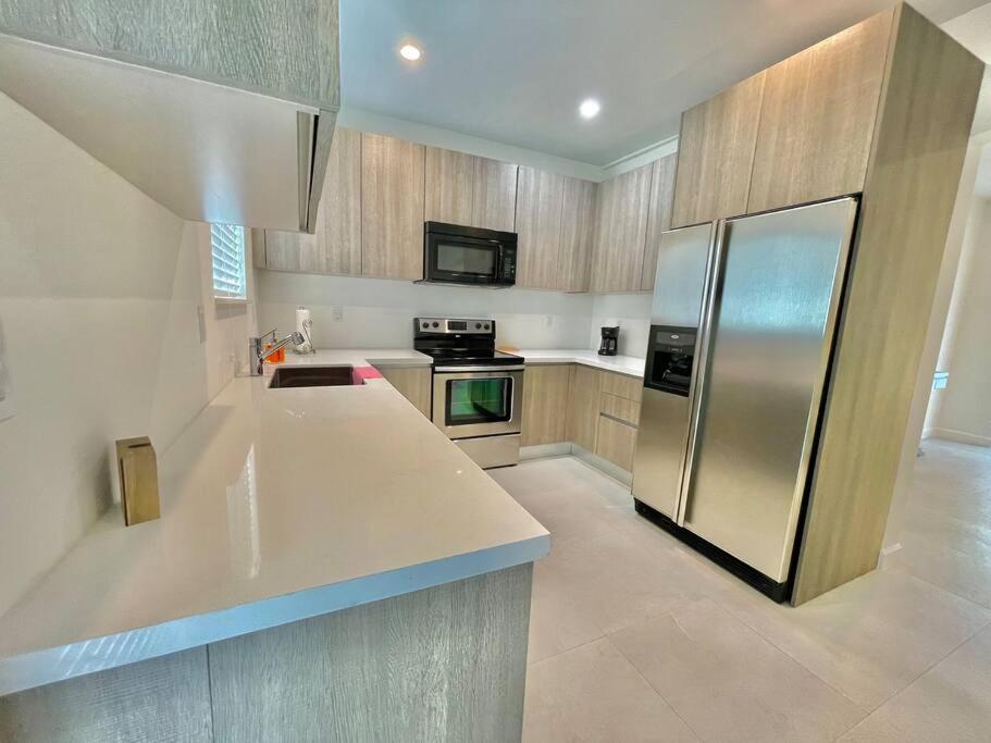 Villa Gia Large Home Near Brickell Miami Beach