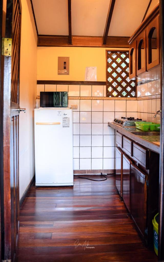 FLOR DE PARAISO BUNGALOWS