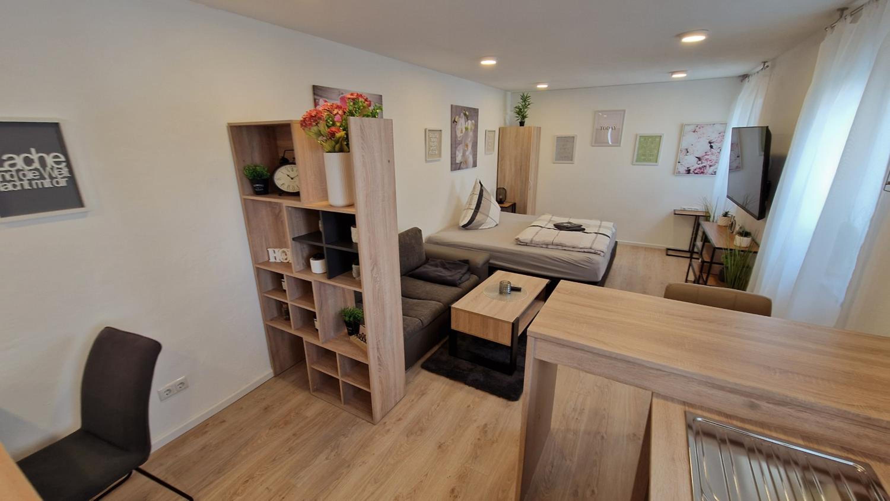 Appartment-Ferienwohnung mit Küche, Bad, WLAN, Klimaanlage, Modern eingerichtet
