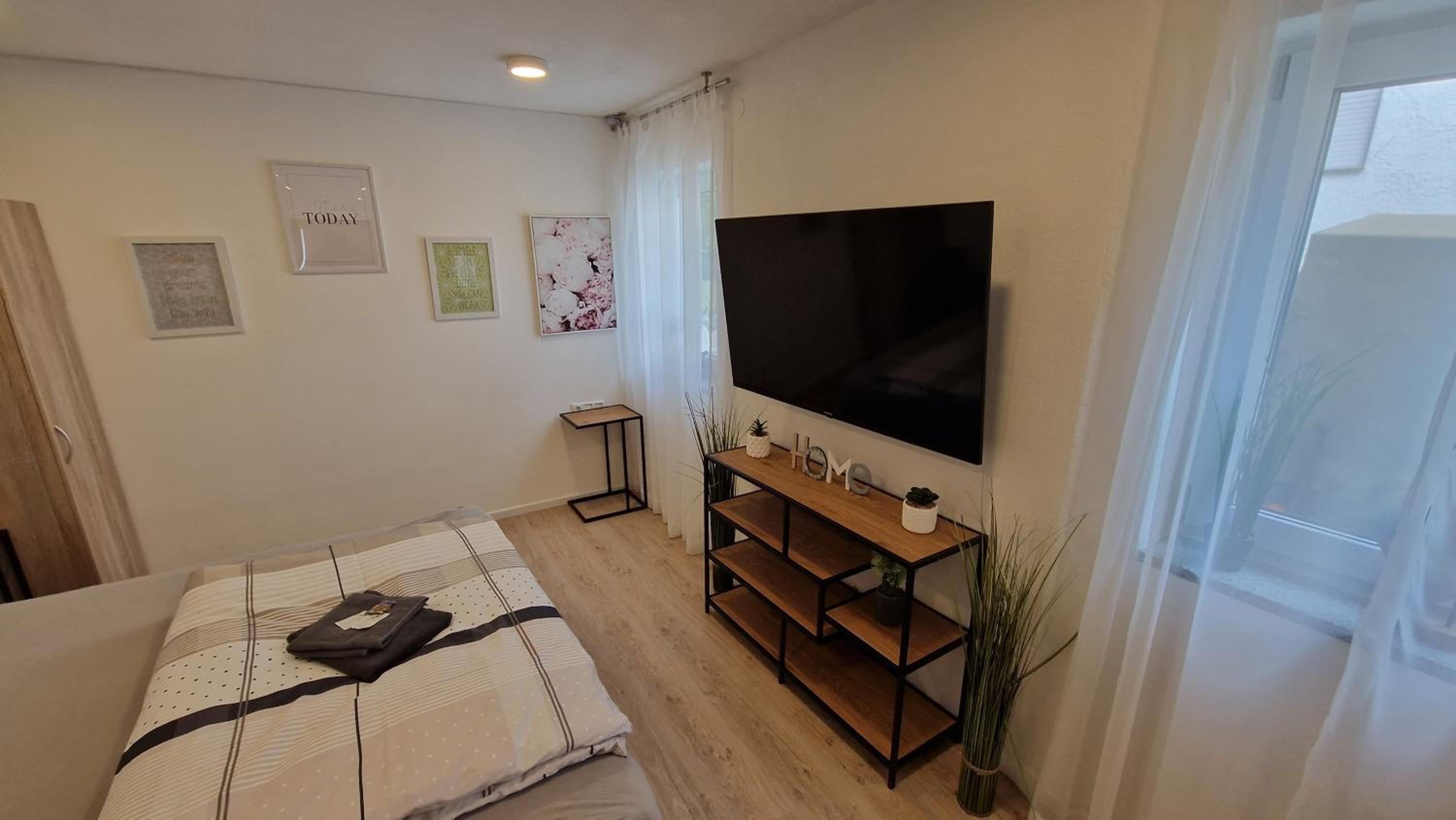 Appartment-Ferienwohnung mit Küche, Bad, WLAN, Klimaanlage, Modern eingerichtet