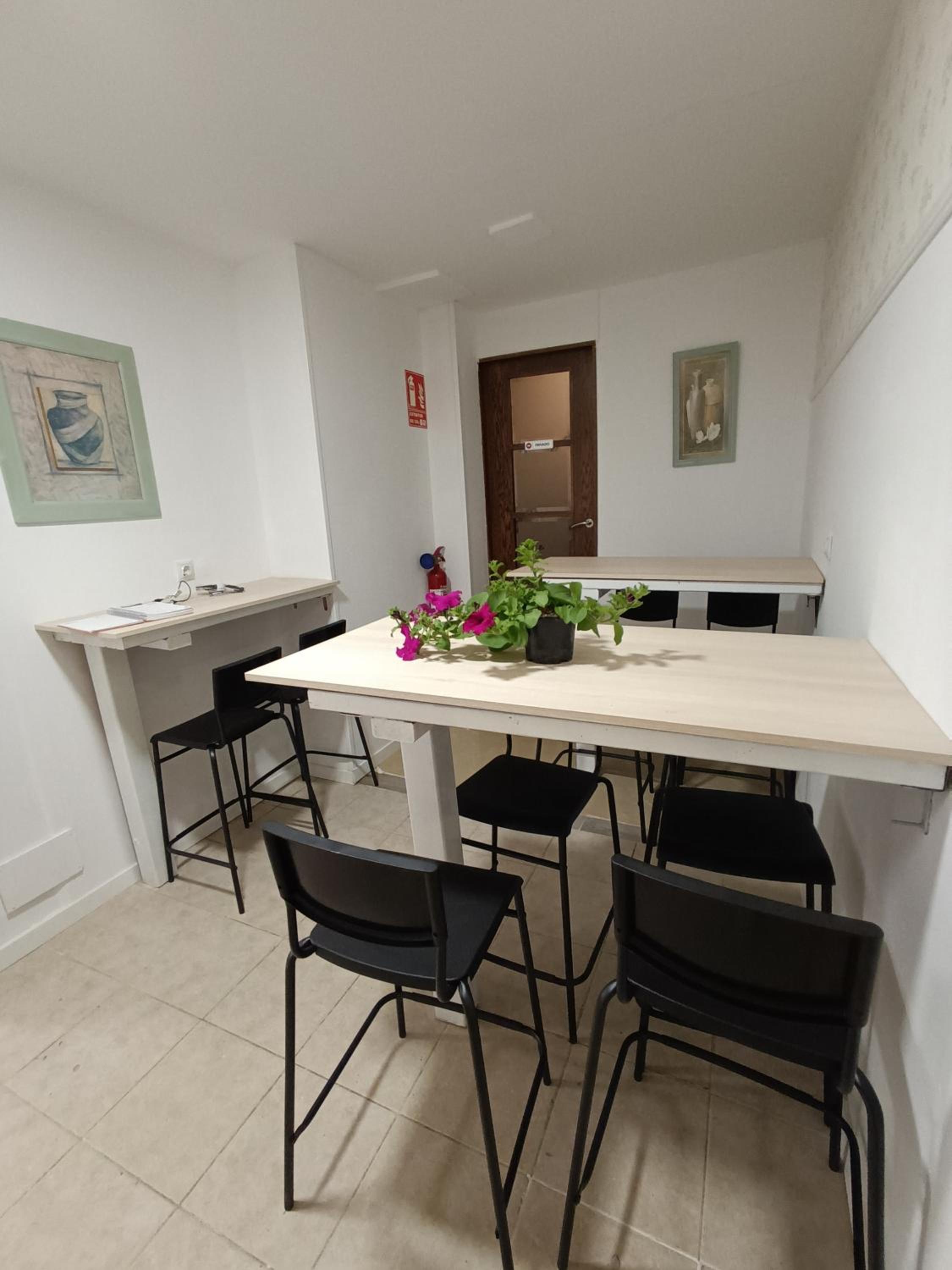 Hostel Bretema