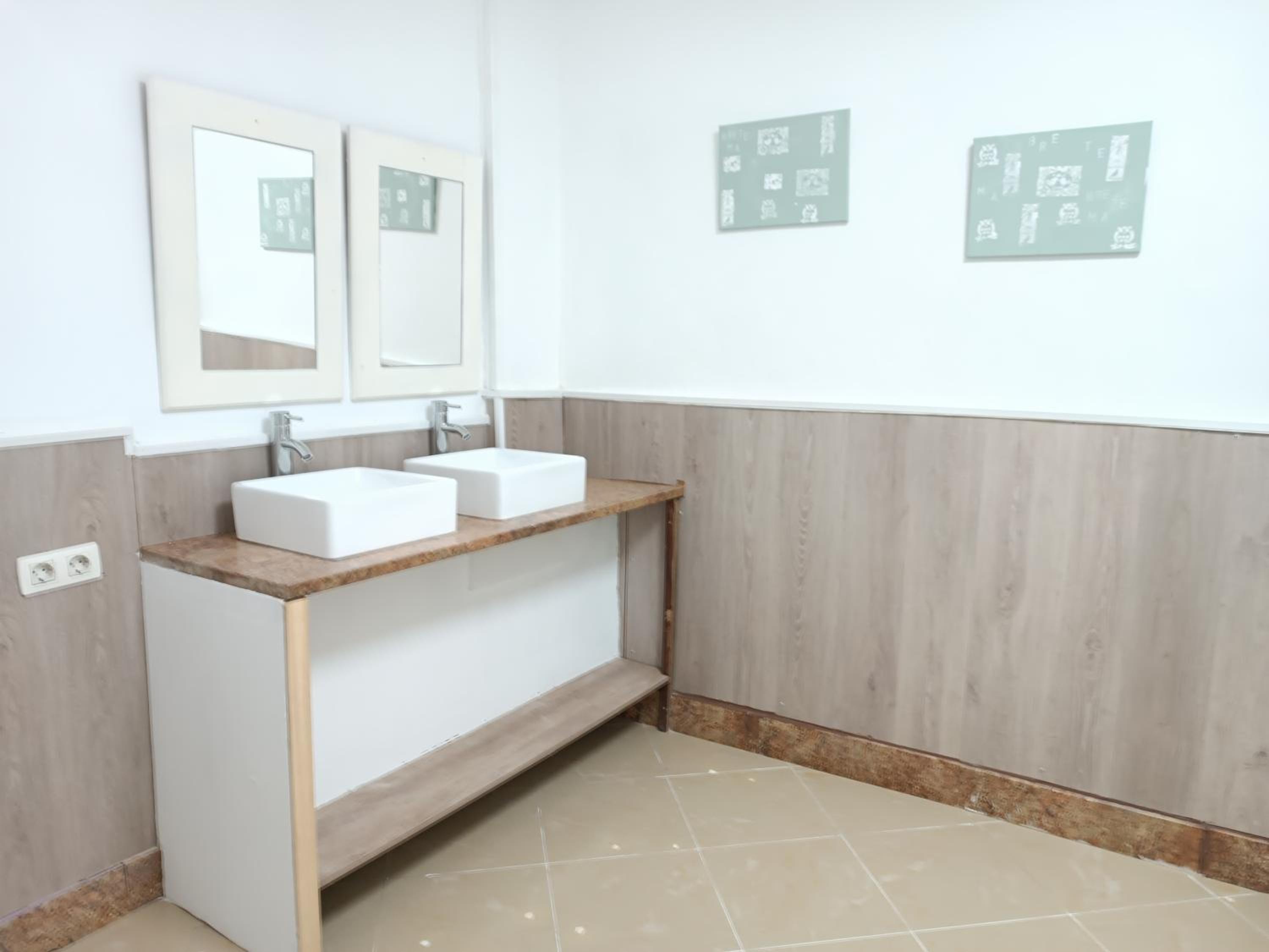 Hostel Bretema