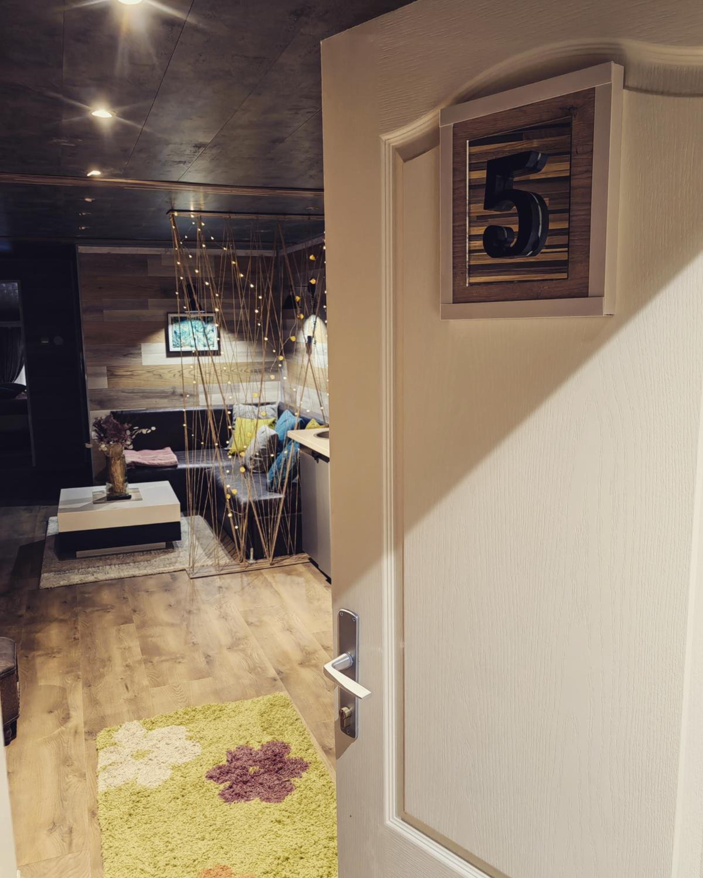 Apartman OGLEDALO