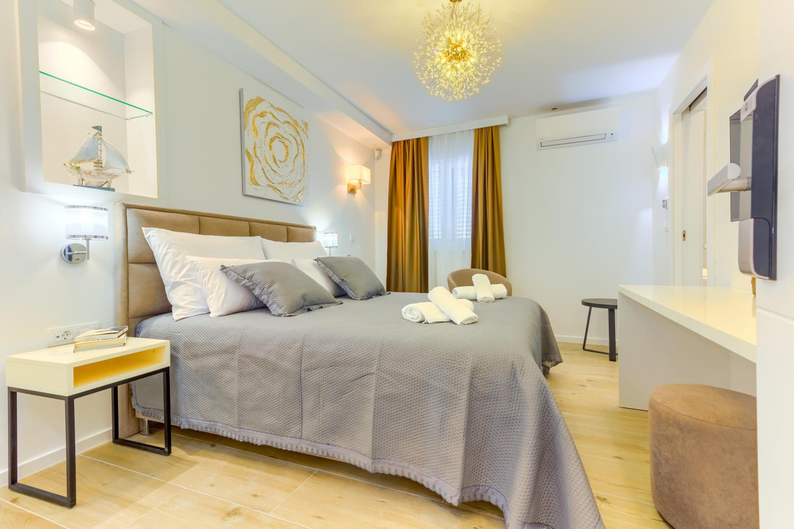 Irini Luxury Rooms photo 2