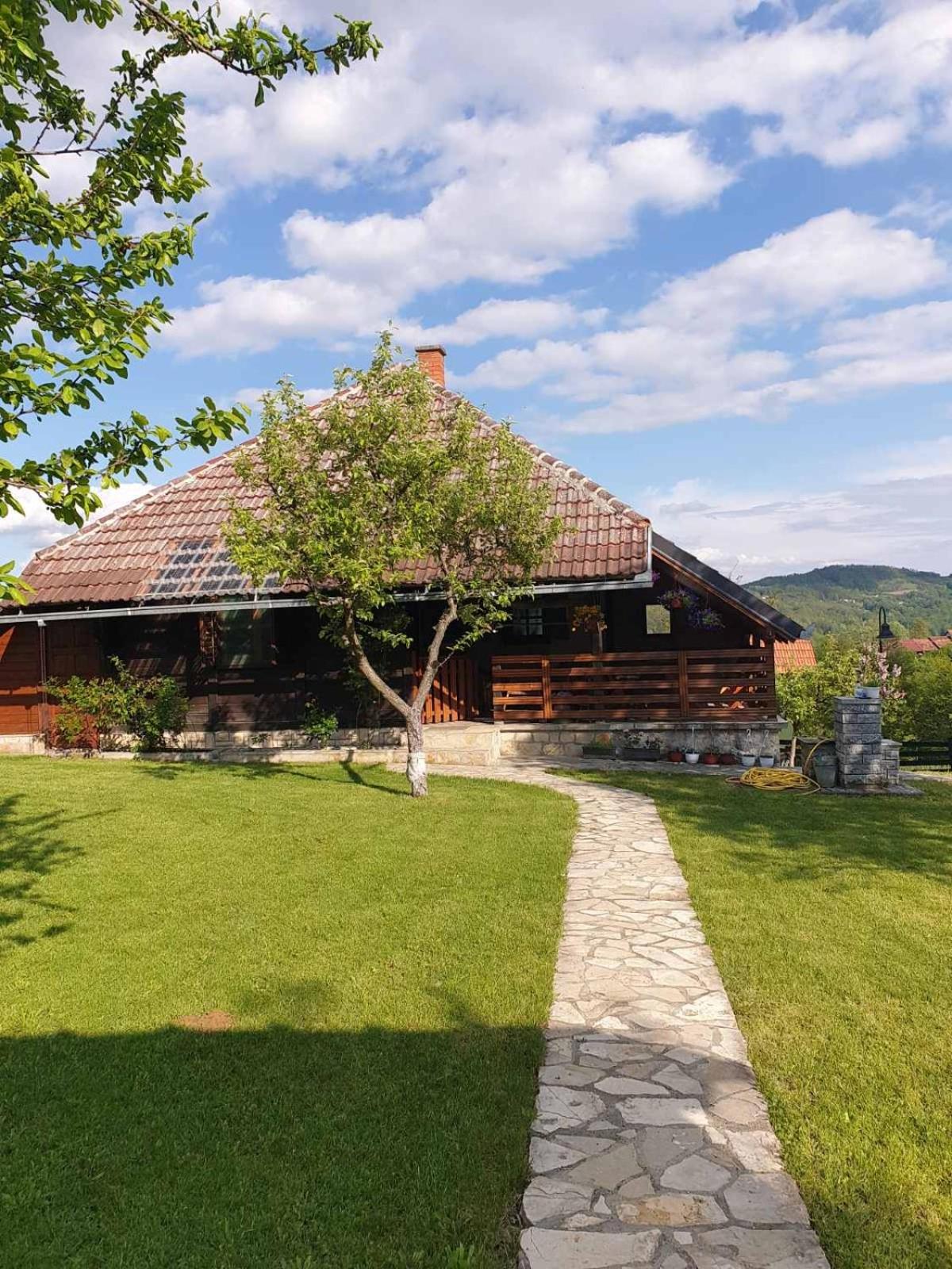Medjedovica Brdo Godovik view 5