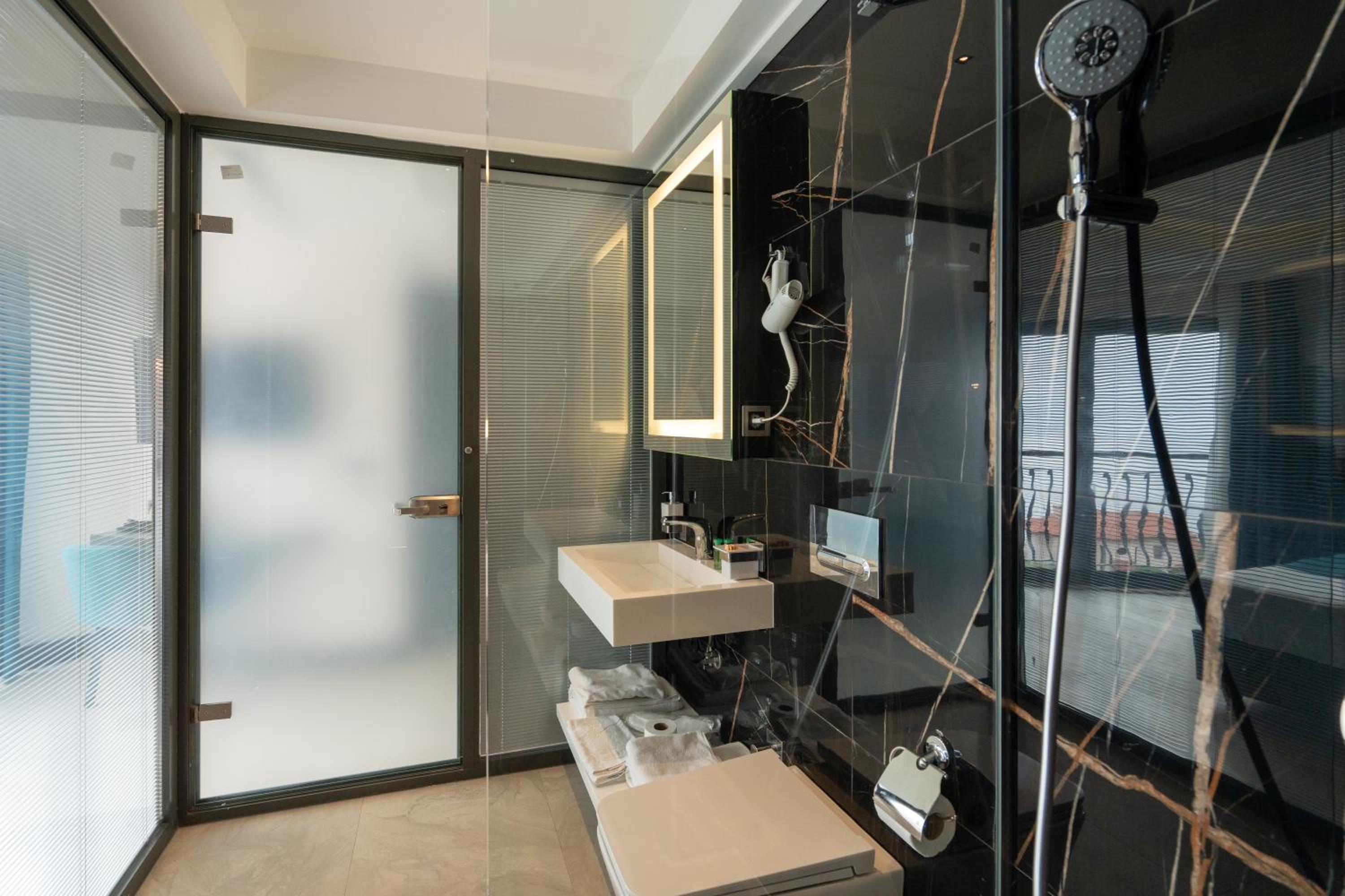 Gumus Peninsula Hotel - Image 12