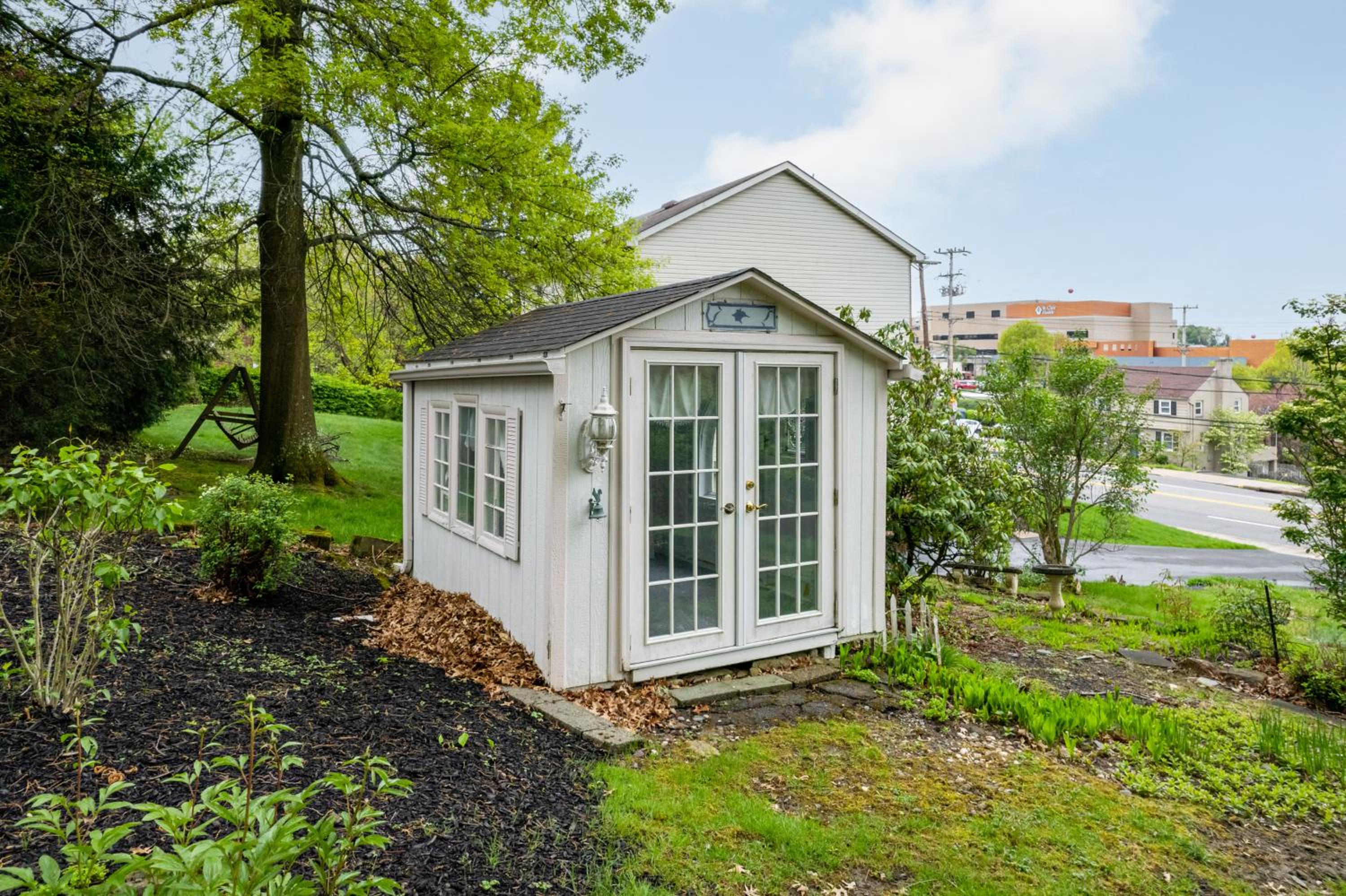 Brand New, Renovated Urban Oasis with Plenty of Parking view 4