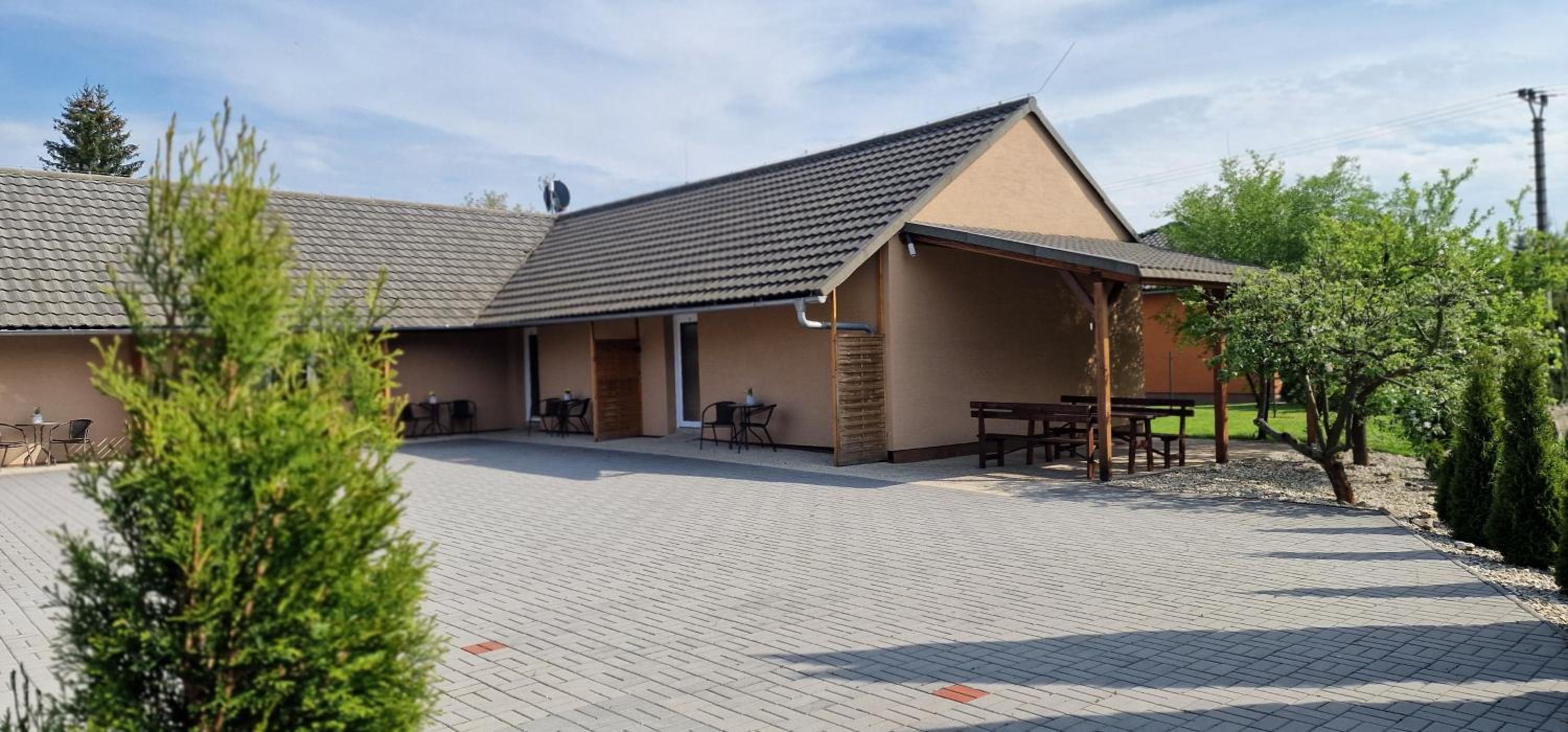 Apartmány DoLosin