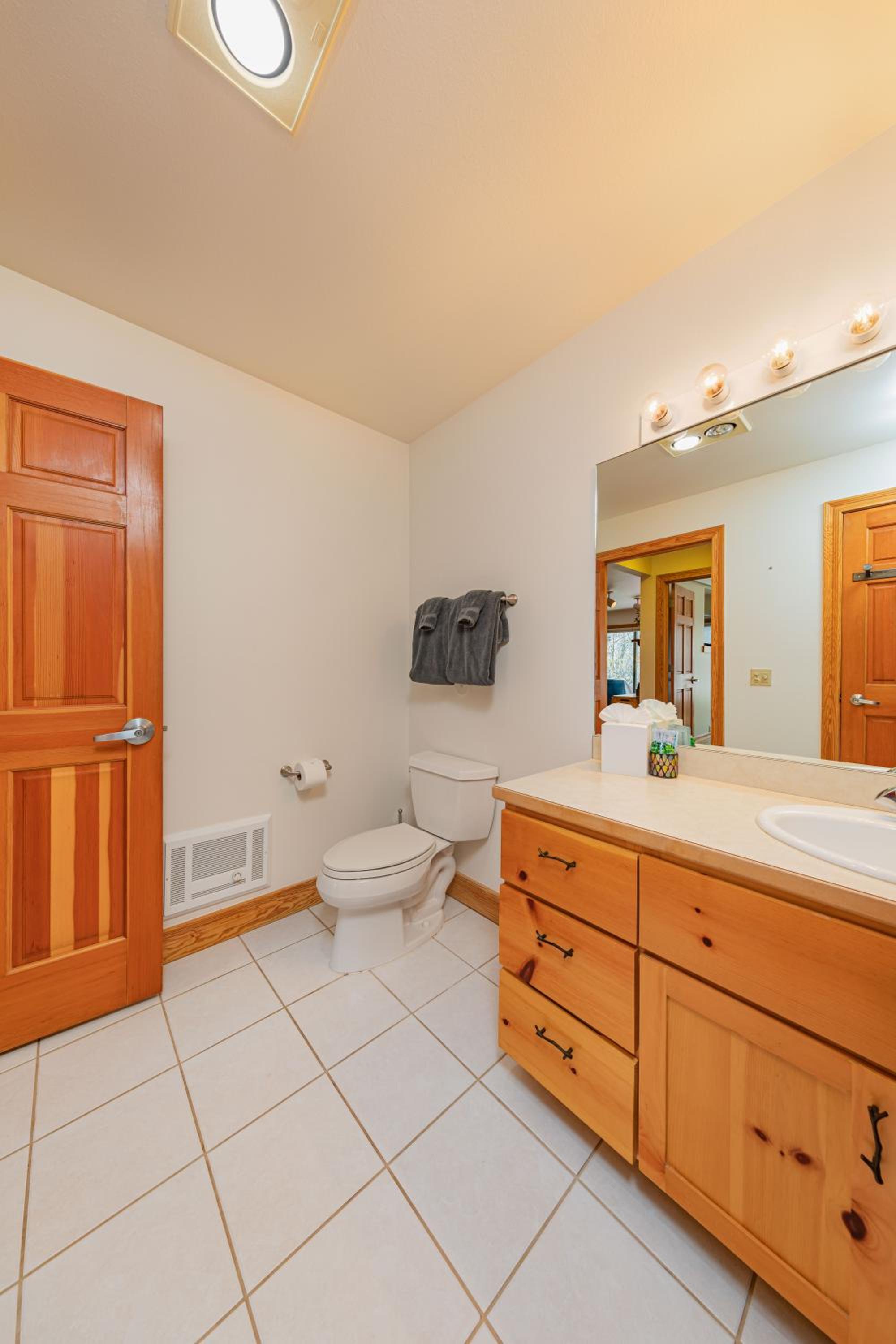 Targhee Rentals 122 in Driggs Idaho near Grand Targhee Ski Resort King Size Bed - Property Image 16
