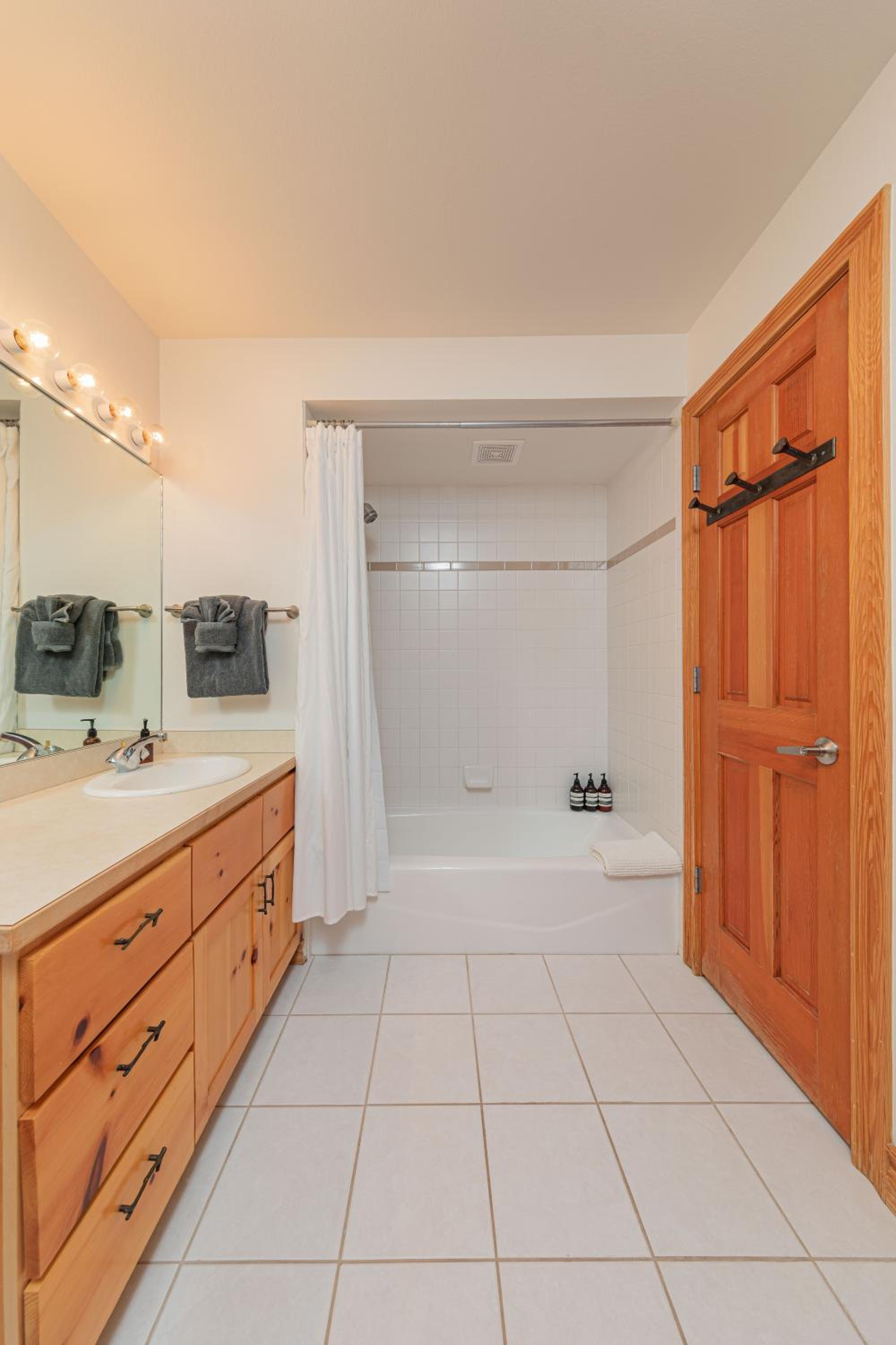 Targhee Rentals 122 in Driggs Idaho near Grand Targhee Ski Resort King Size Bed - Property Image 14