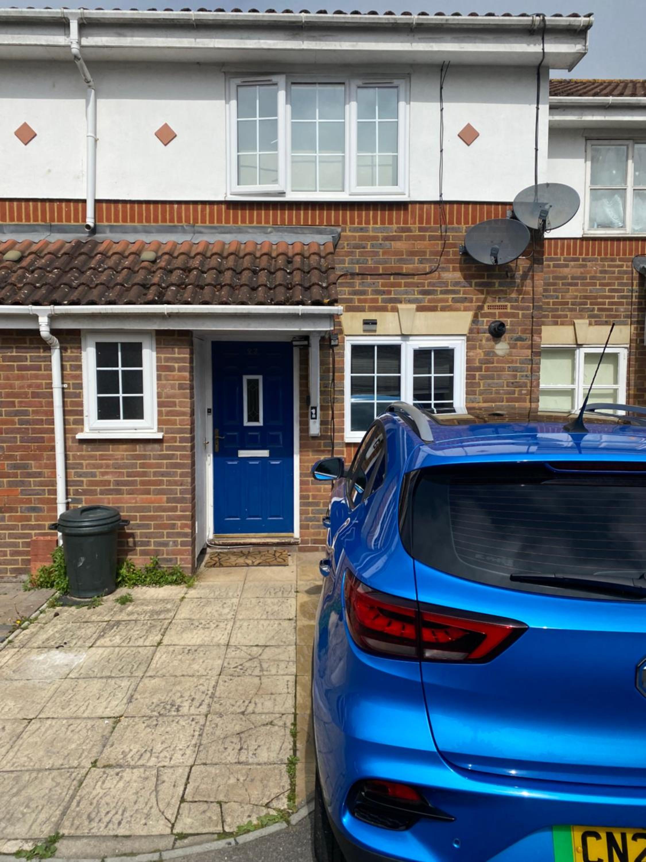 Hotel Single Room only for one adult - Image 1