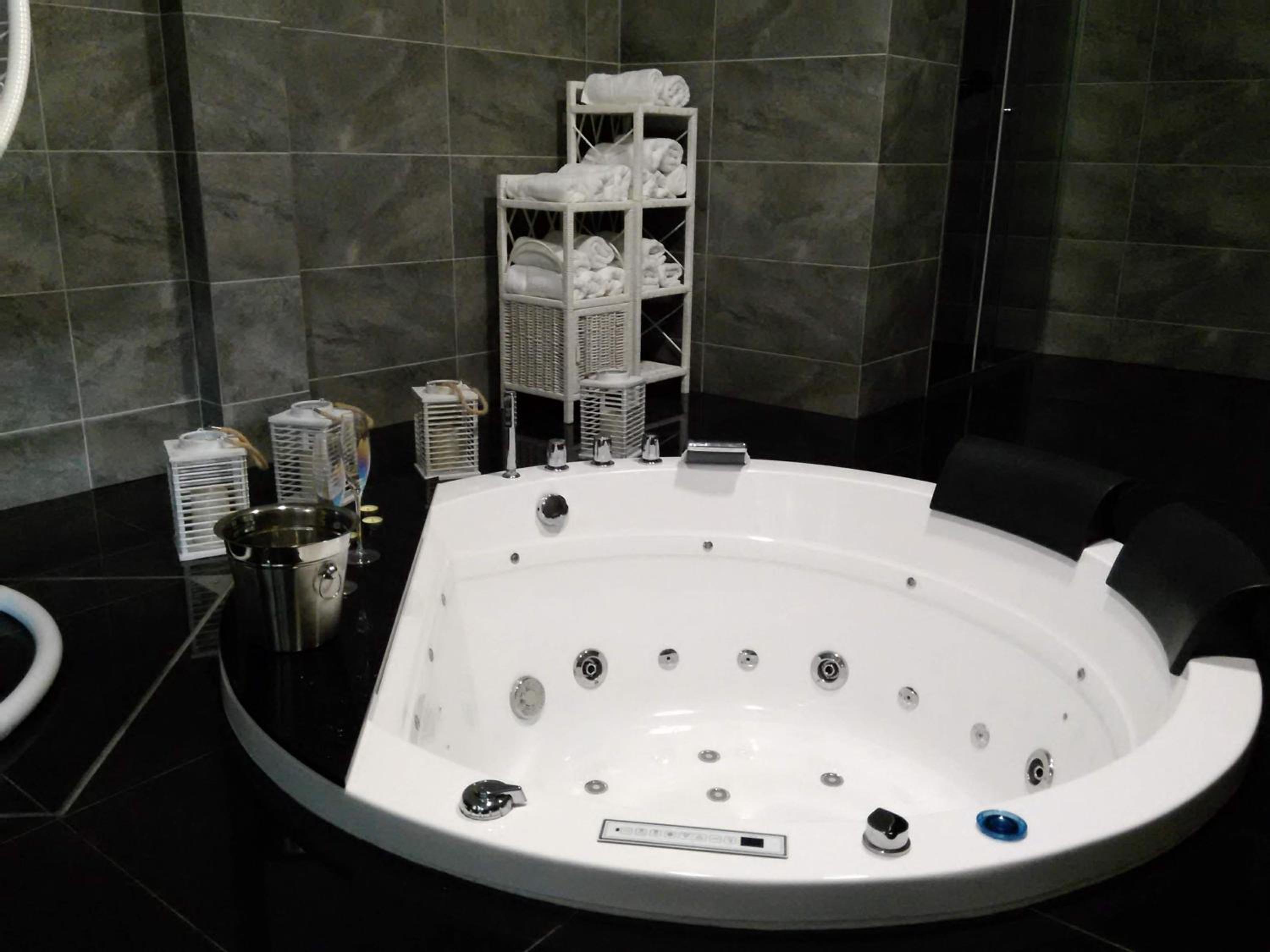 Jacuzzi