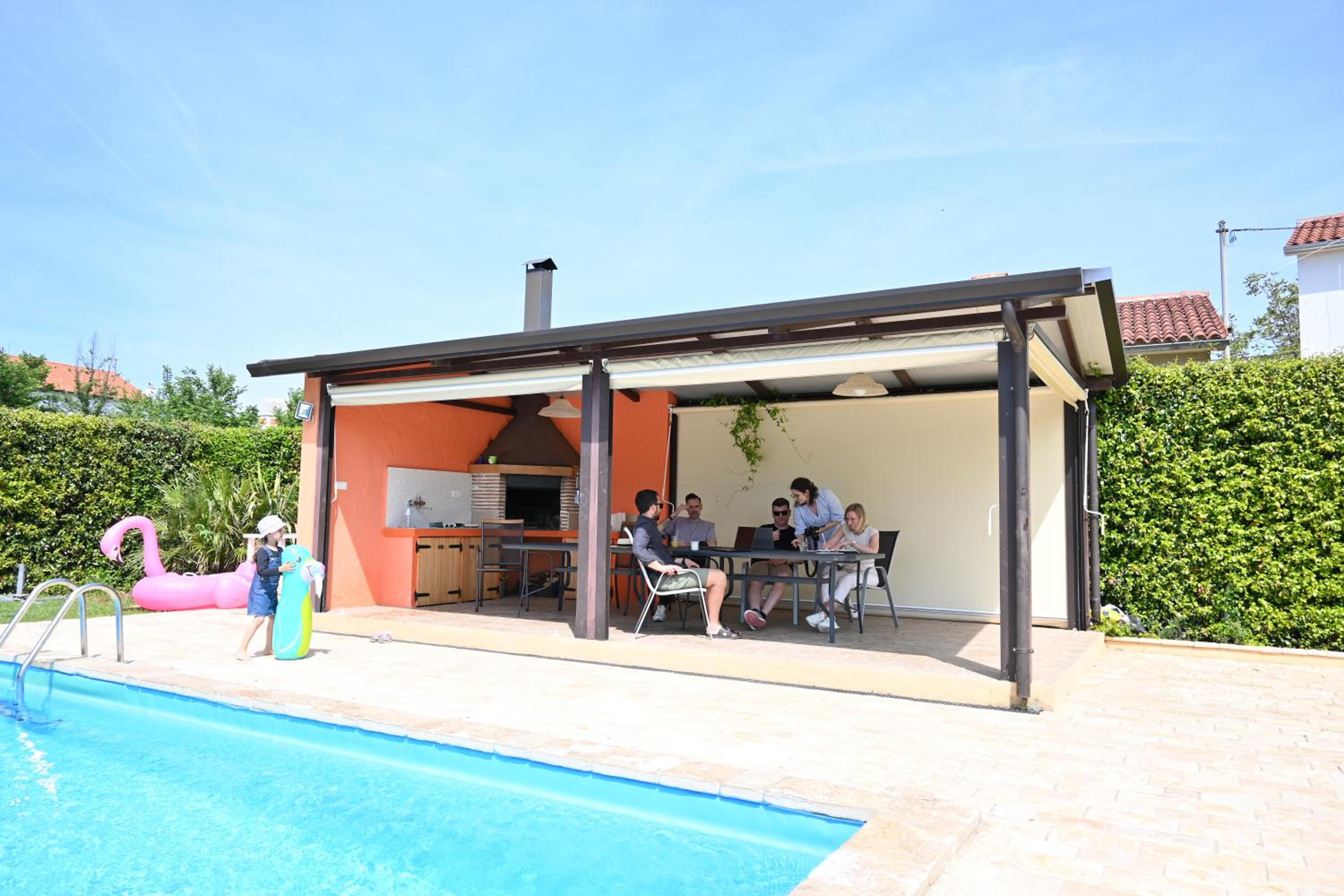 Photo 12