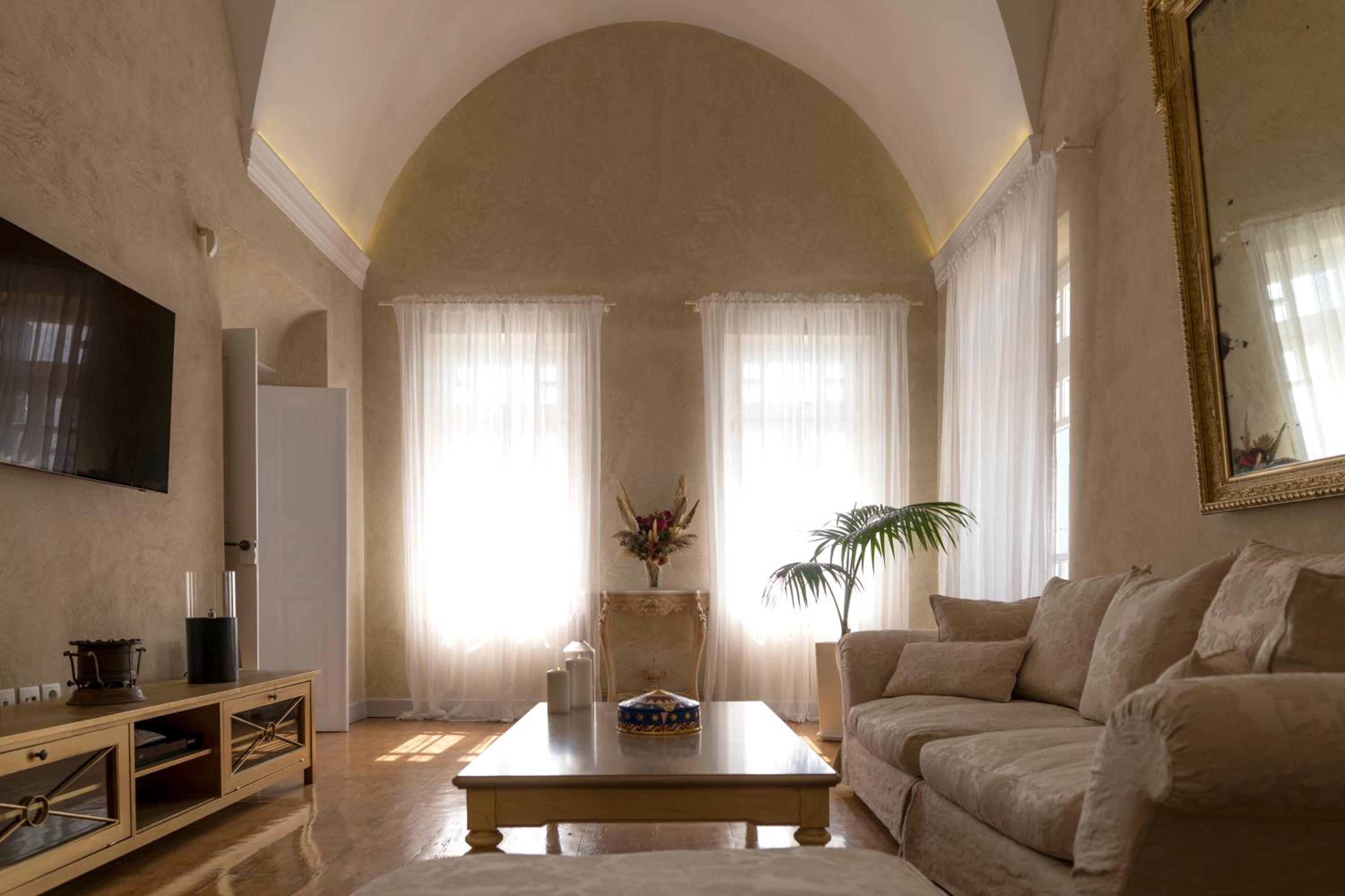 Oia Mansion