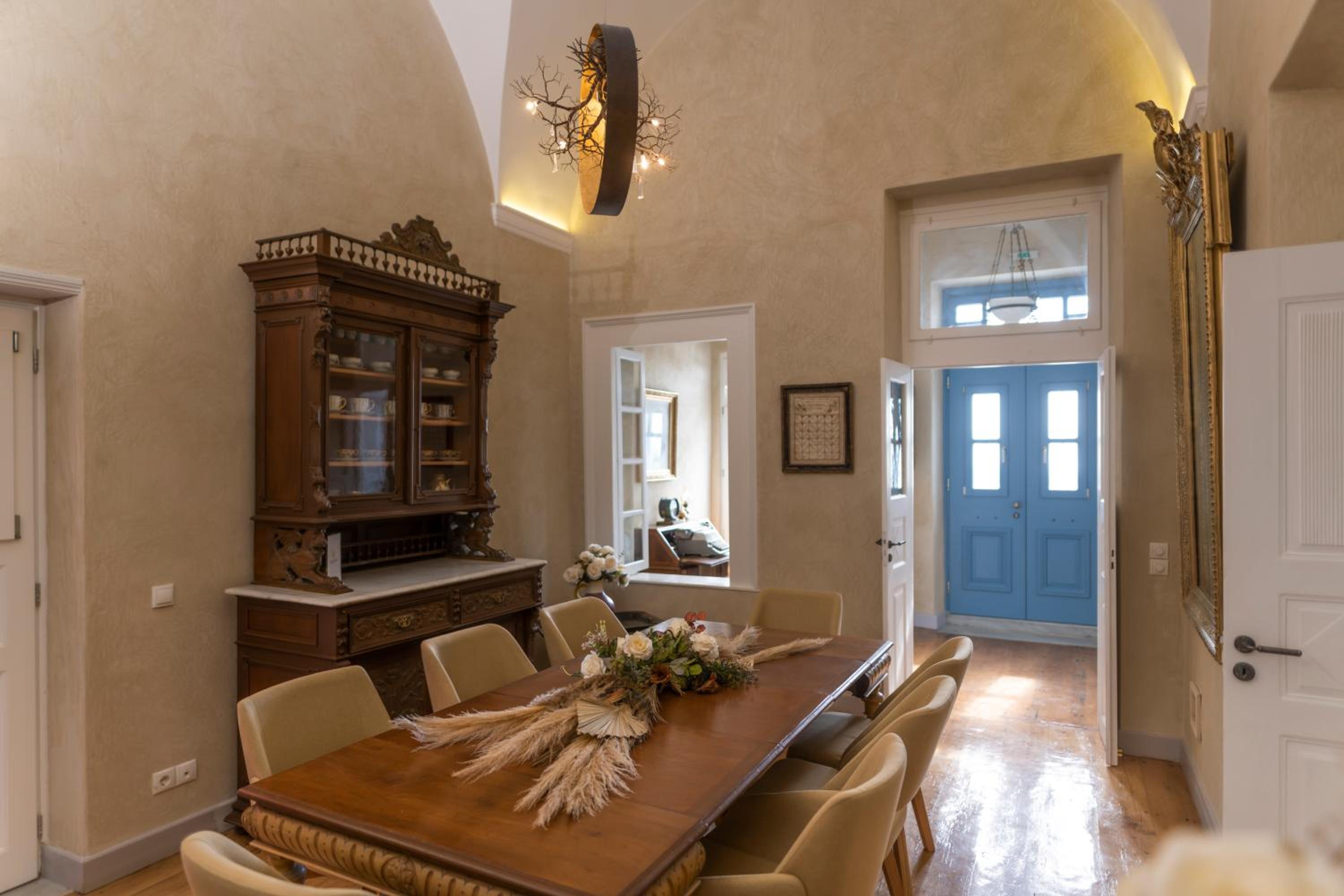 Oia Mansion