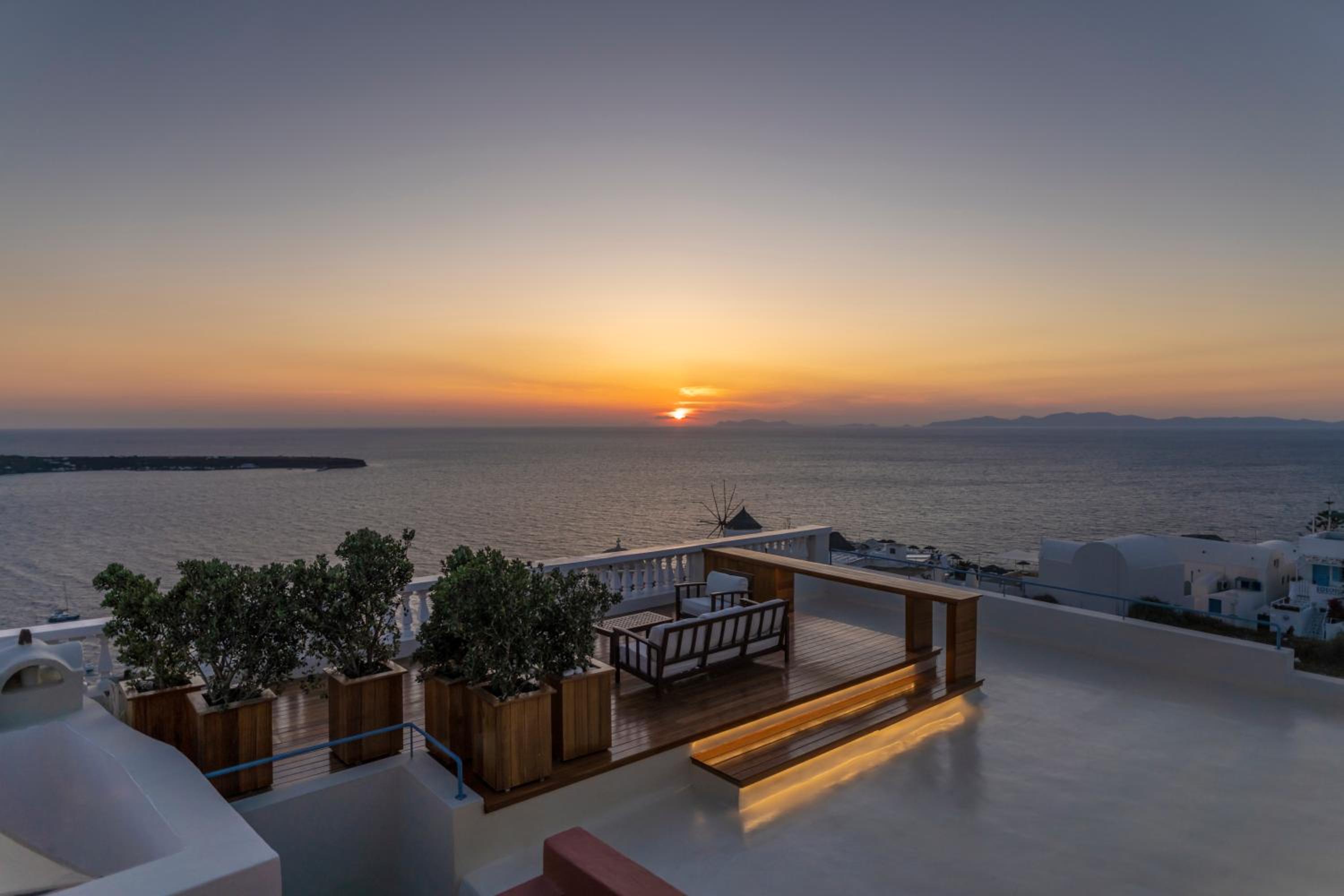 Oia Mansion
