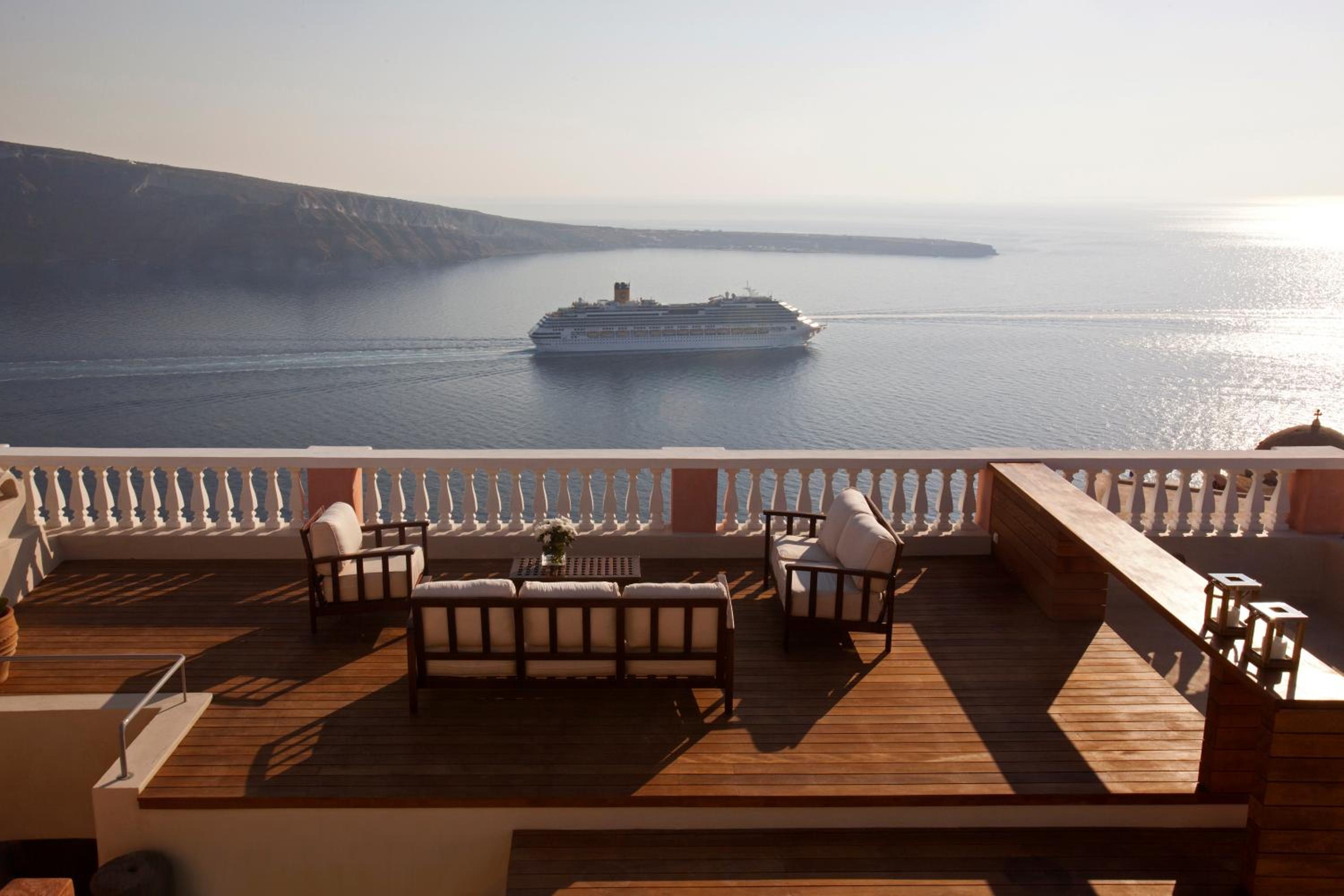 Oia Mansion