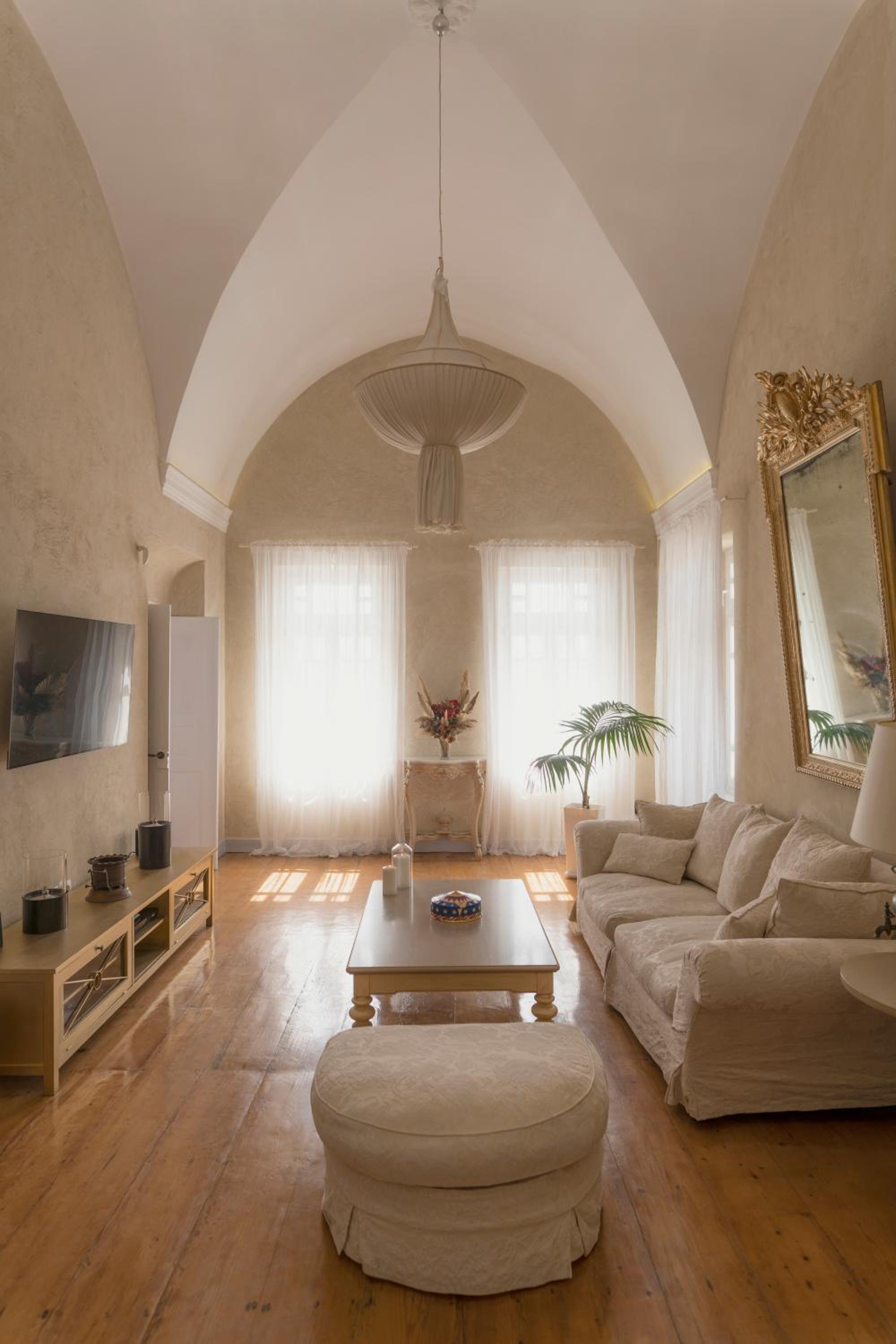 Oia Mansion