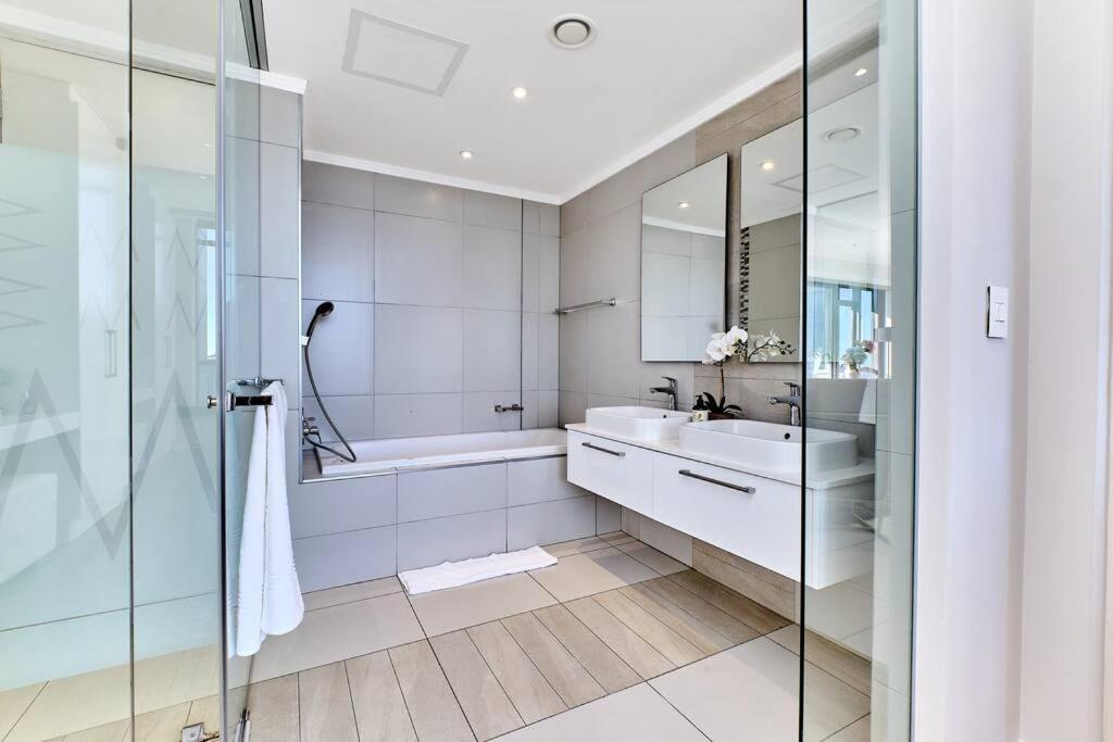 Exclusive 2bed/2.5 Bath in Sandton