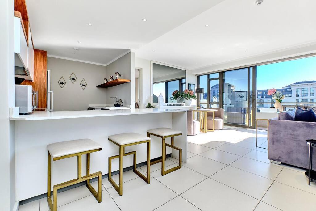 Exclusive 2bed/2.5 Bath in Sandton