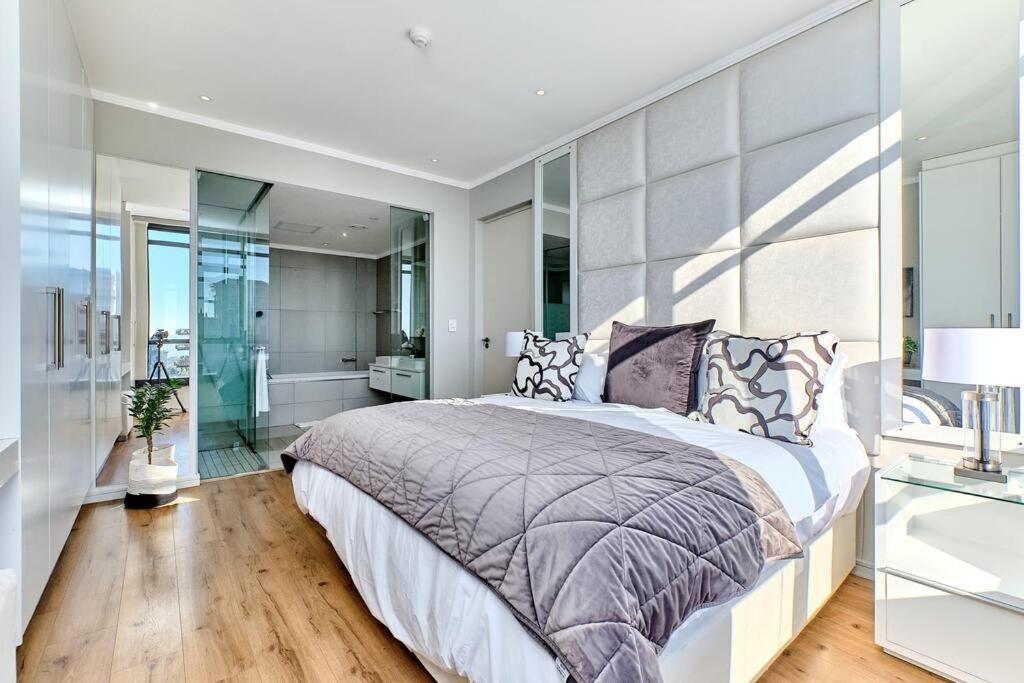 Exclusive 2bed/2.5 Bath in Sandton