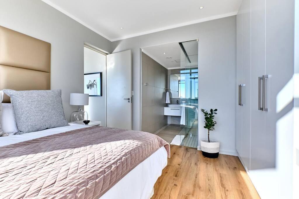 Exclusive 2bed/2.5 Bath in Sandton