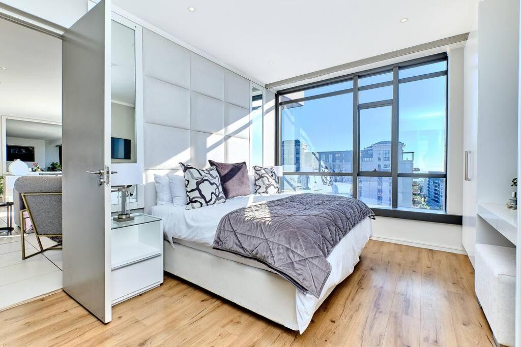 Exclusive 2bed/2.5 Bath in Sandton