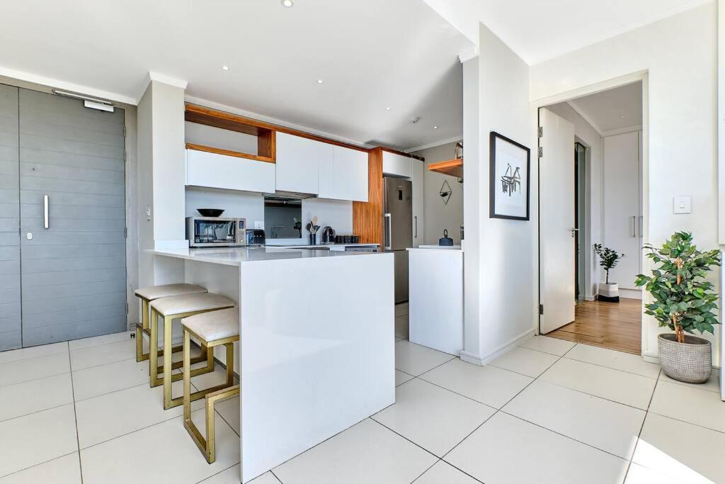 Exclusive 2bed/2.5 Bath in Sandton