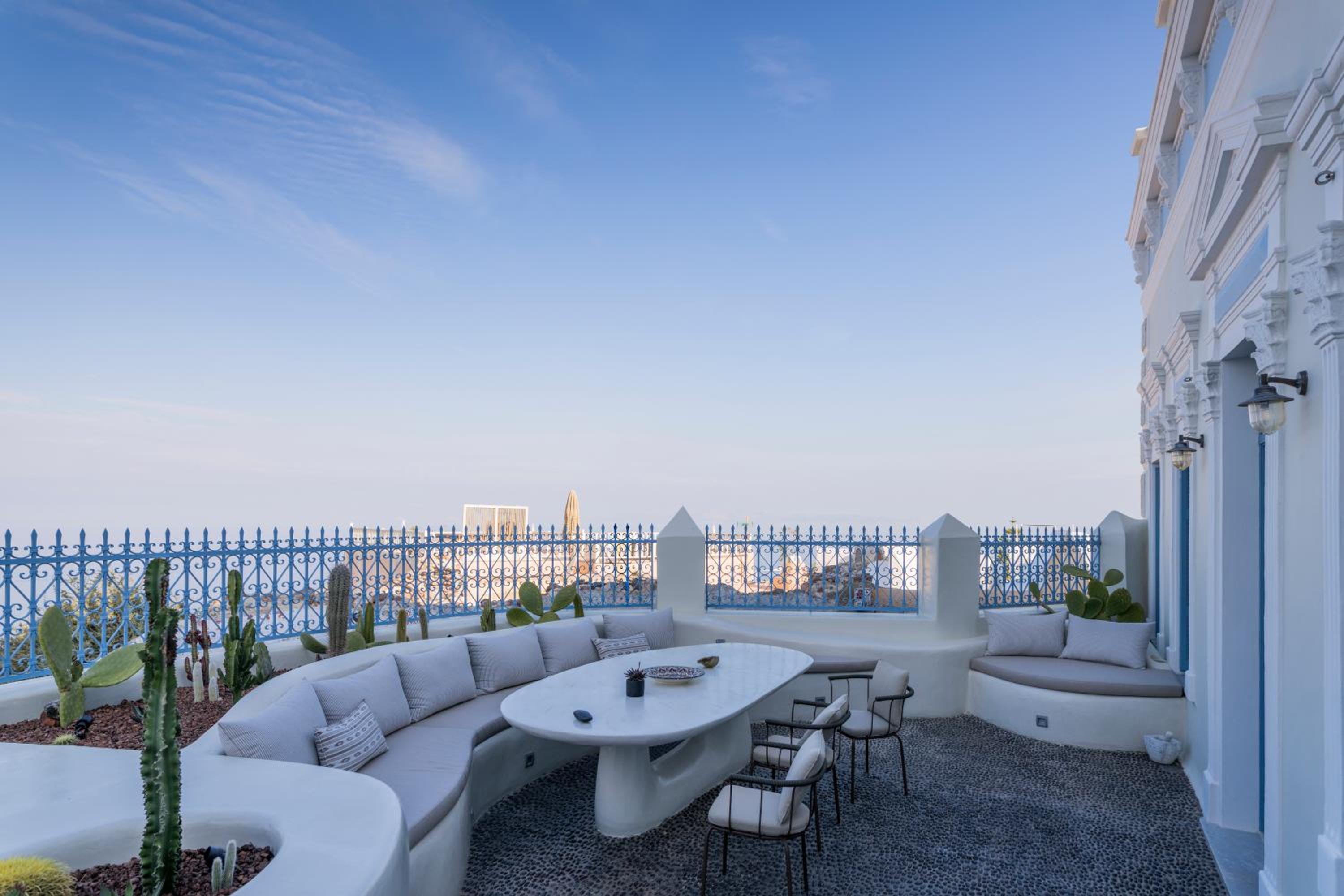 Oia Mansion