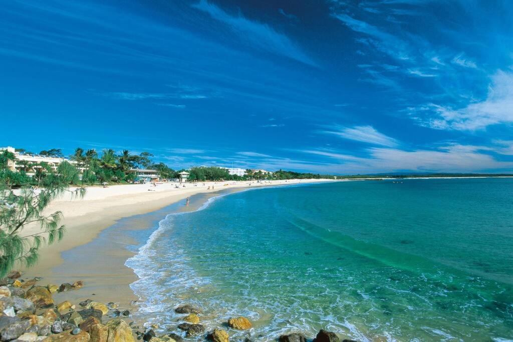 Witta Circle - Walk to Hastings St & Noosa Beach
