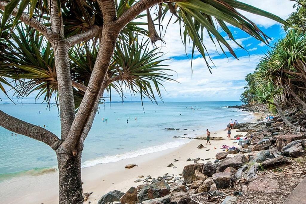 Witta Circle - Walk to Hastings St & Noosa Beach