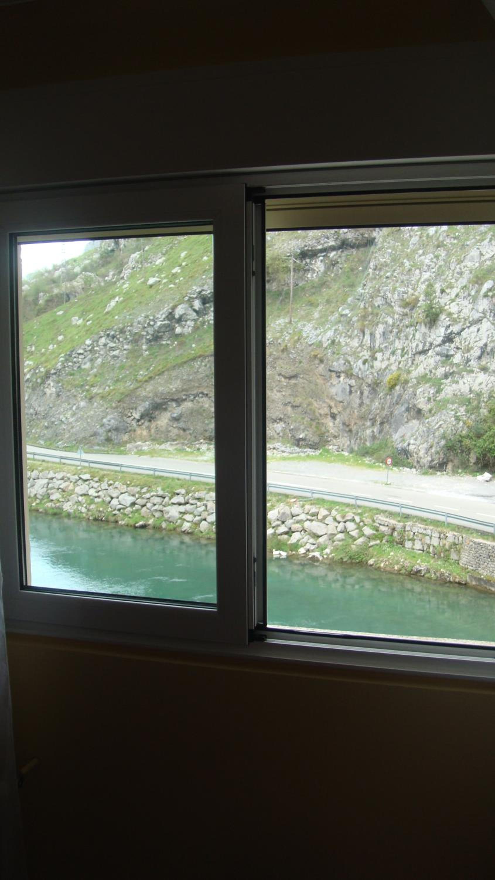 Hostal Poncebos